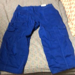 NWT Style and Co. royal blue capris with pockets size 6p